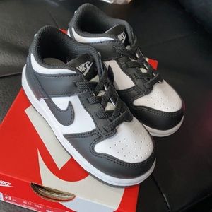 Brand New Nike Dunk Low 8c